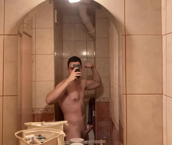 Gotta get a better mirror by HolidayFinancial8354