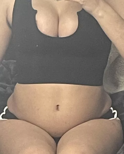 gulping down 5,500 calories by Starfire_420