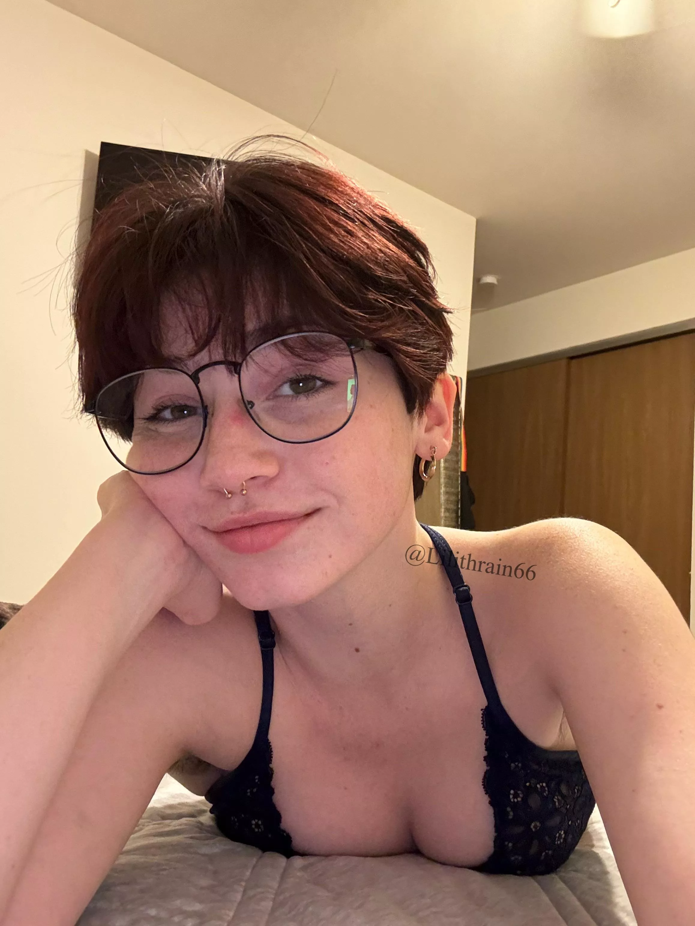 Hello 😘 posted by Lilithrain66