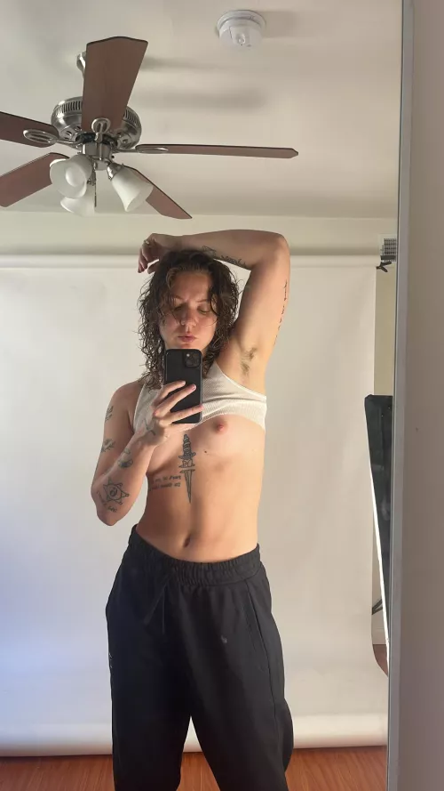 how’s it hangin in here  by orvillepegs