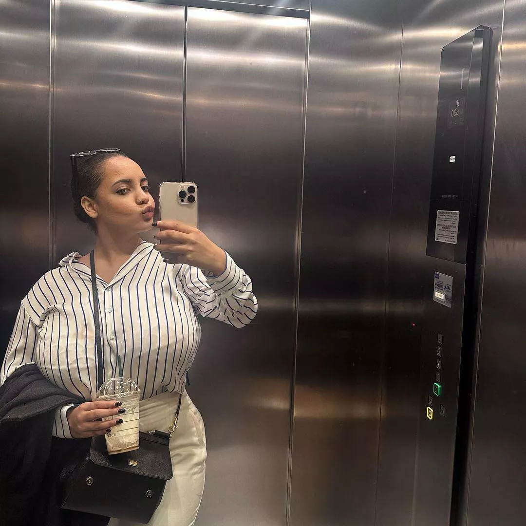 Huge posted by thisbitchathrowaway