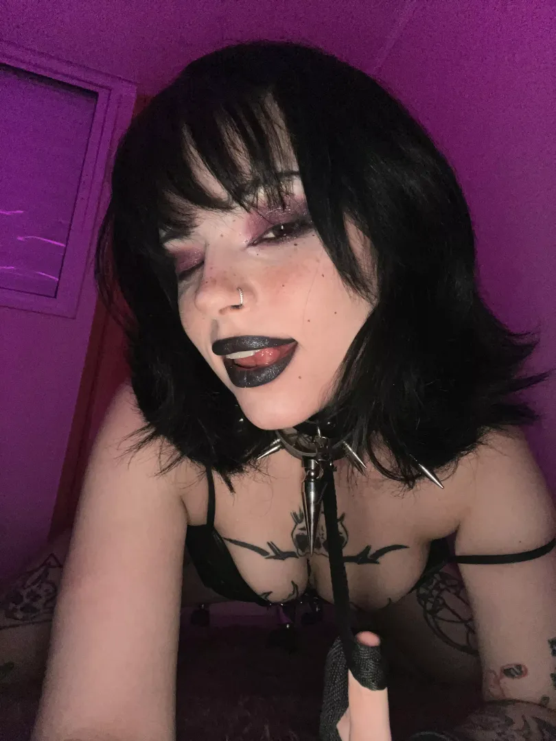 I bet you couldn't get me to make a sound, sissy posted by kandictaguemu