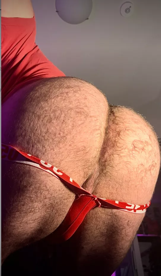 Introduce Yourself, Don't Keep Me Waiting (32)(m) posted by Damiantheone96