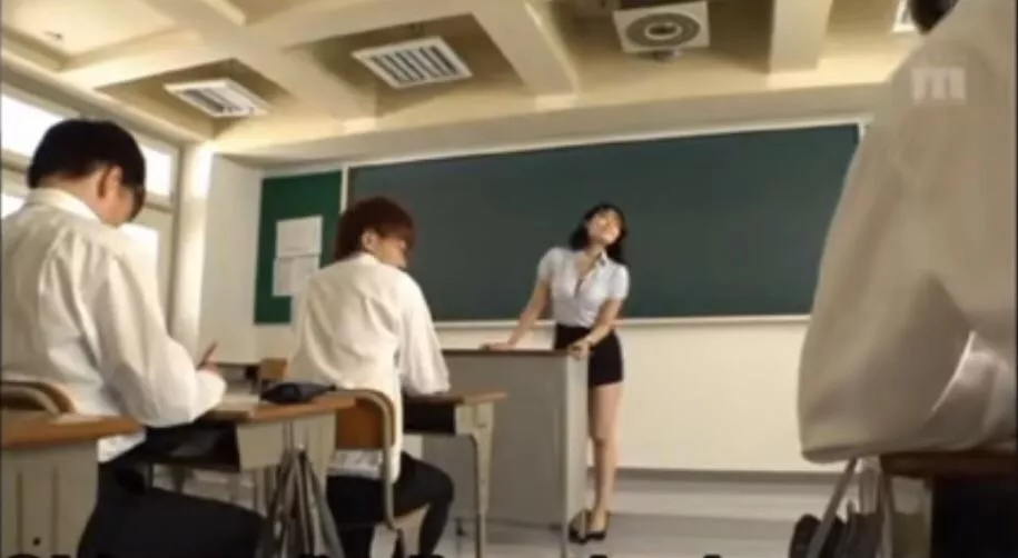 Japanese School Scene help me find this one posted by Beckhammed