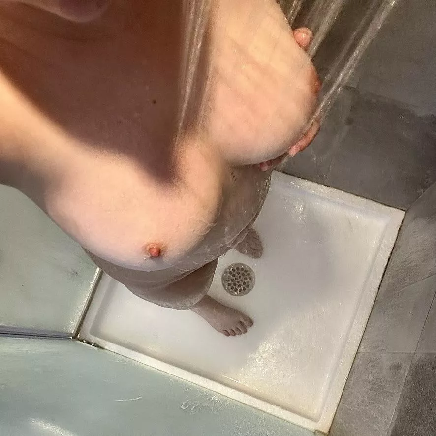 Join me in the shower posted by ladyabigaelle