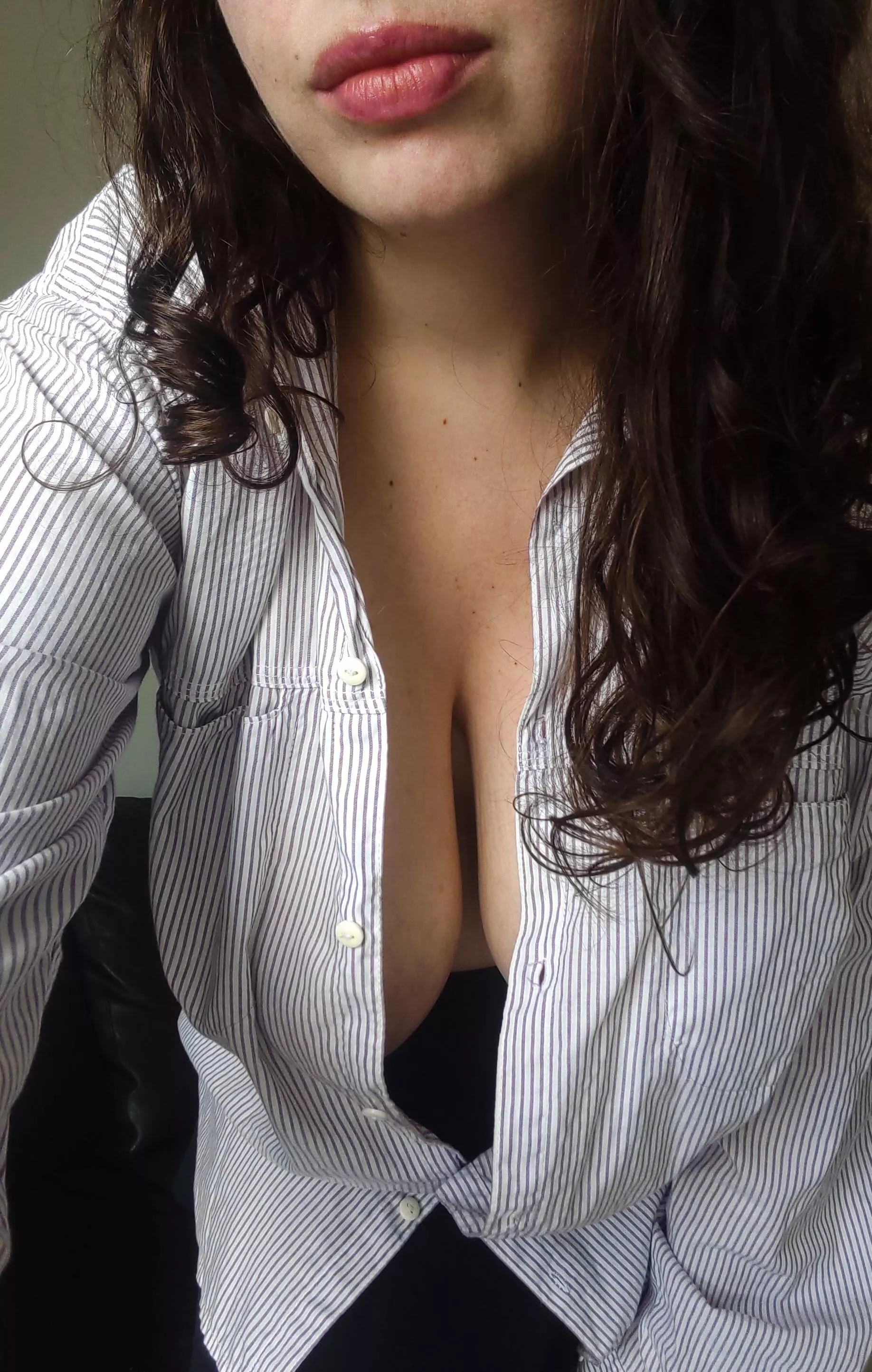 just a peek posted by misslizzye