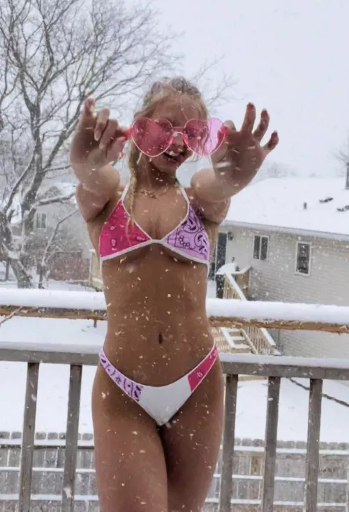 Snowy cutie  by Laxman1623