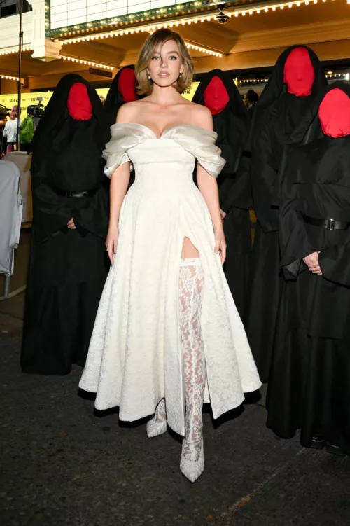 Sydney Sweeney by ReactiveYam