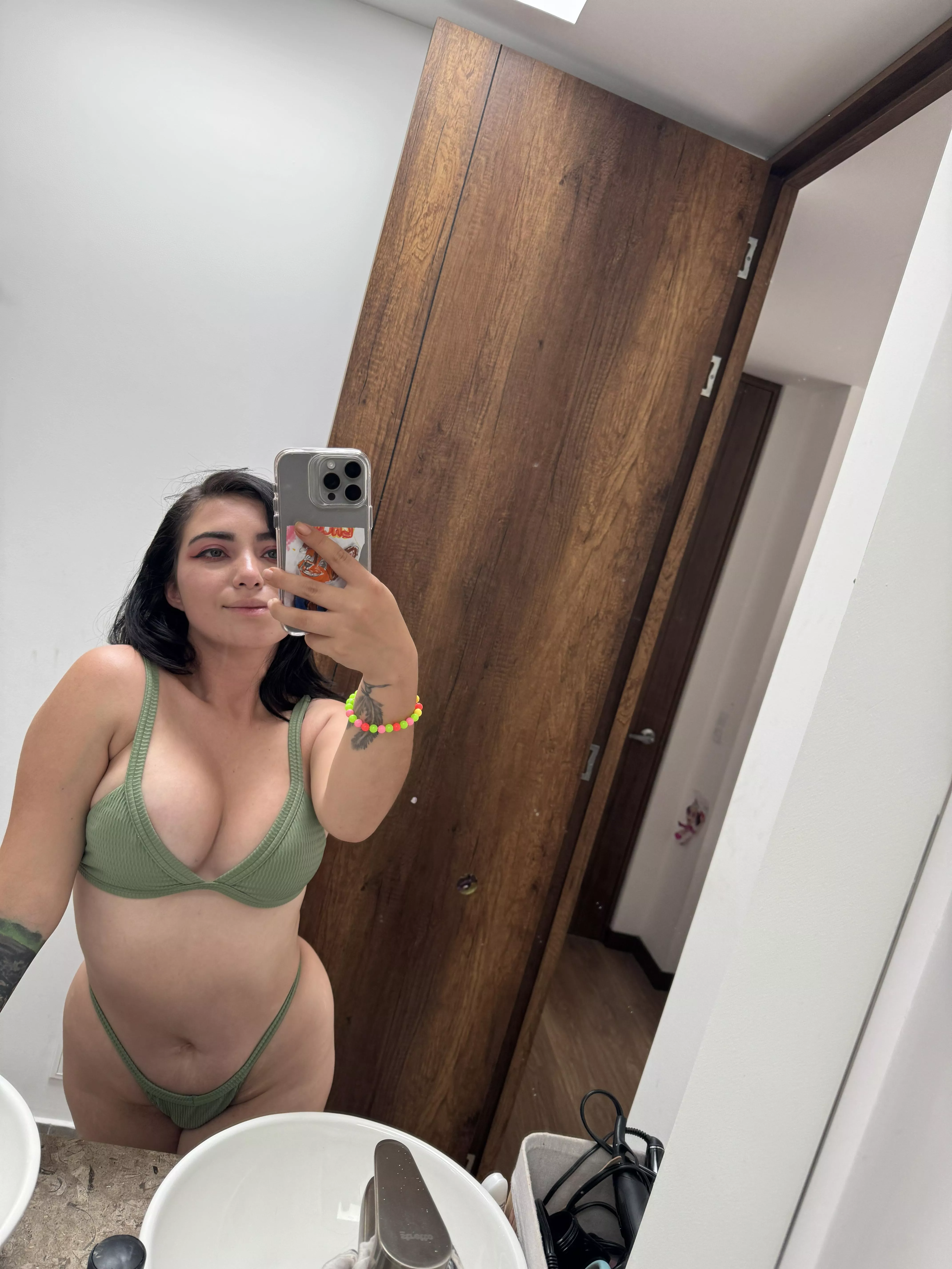 Take me completely with your wild and uncontrollable cravings. posted by Mirasi4677