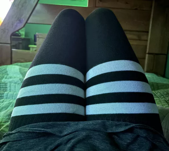 Who else can’t live without thigh highs ≧w≦ by ScaredbutComfy