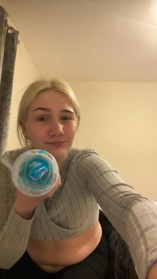 Who wants to help me get bigger 😍😍 by Big_Belly_Ella