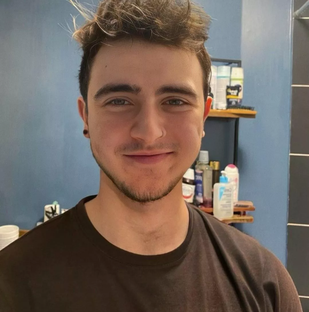 Y’all accept trans boys on here too?😊 posted by Meekocy