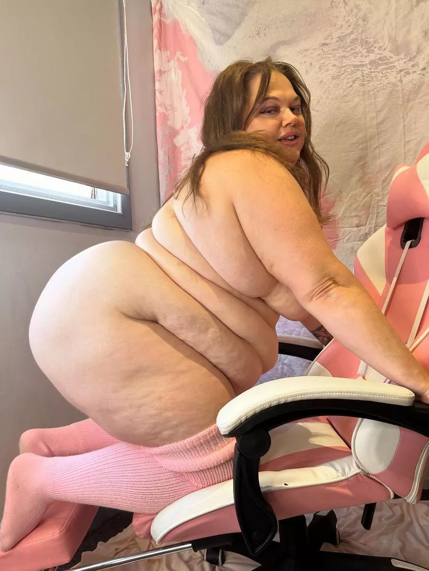 You ever wanted to impregnate a fat girl  posted by onlyjaynefan