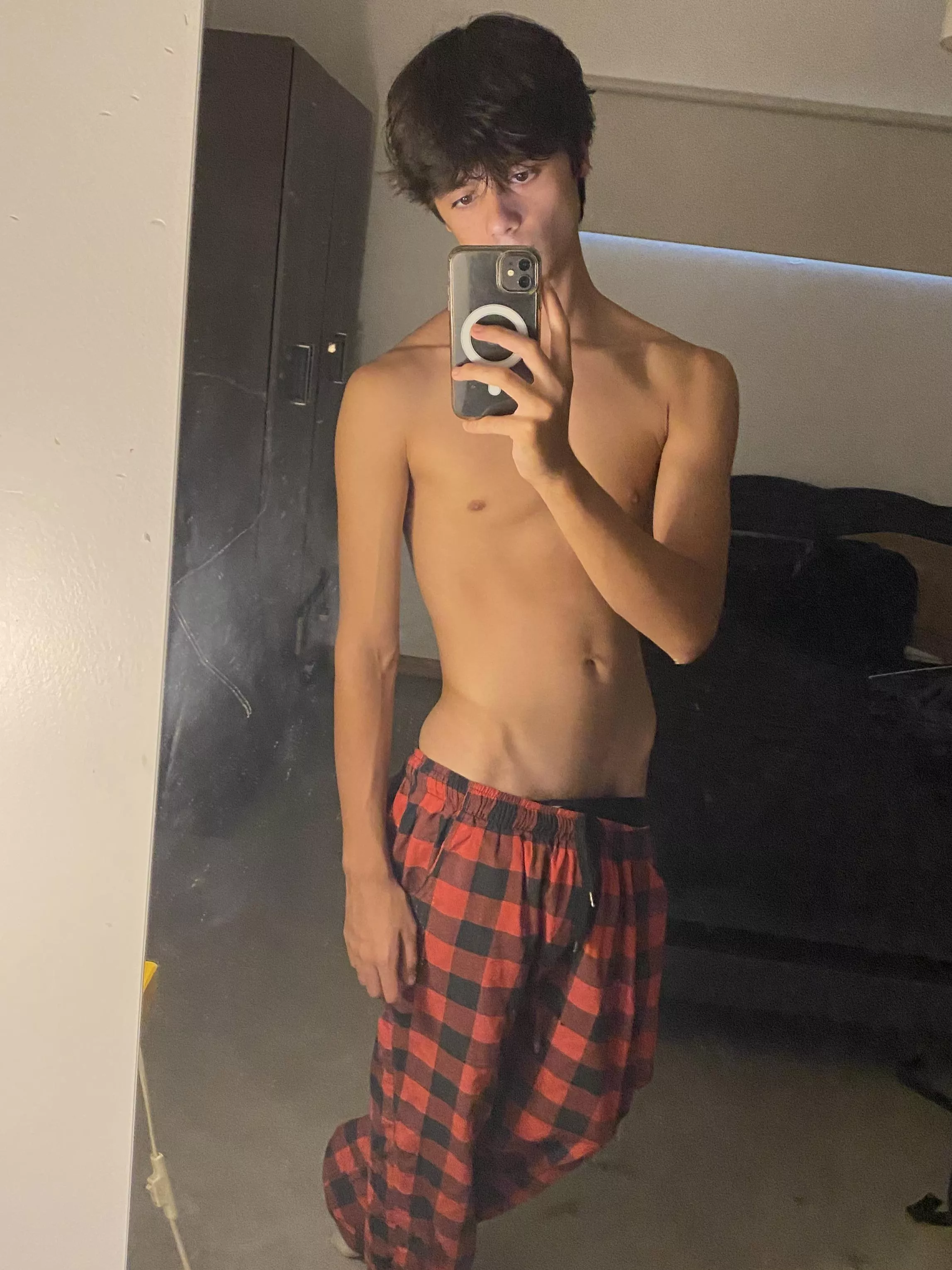 [18] face reveal! afraid of the reactions now… posted by Paul_Russo1