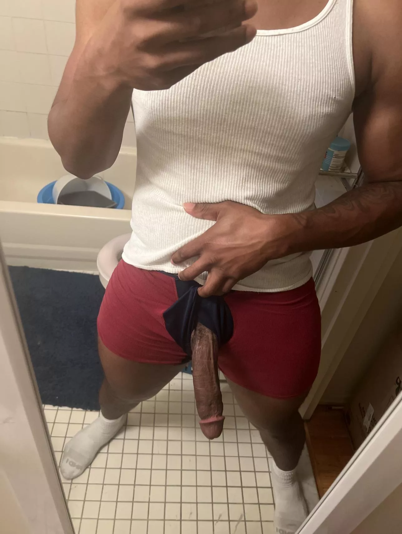 20 m bbc big dicks, bottoms or femboys hmu posted by Correct-Silver-540