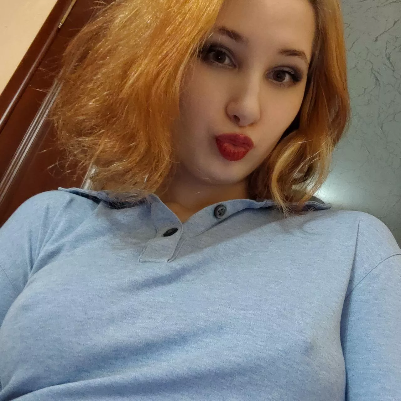 After I tried walking without bra, I felt like throwing them all away posted by Bilonnna