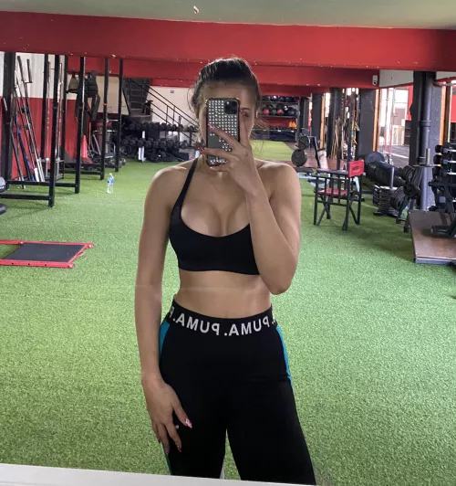 After the gym I need your cum daddy by Milipilisex