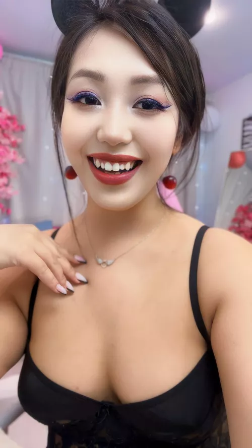 And they said that cats are difficult to train, but I am completely under your control. by PrettyHotAmazing