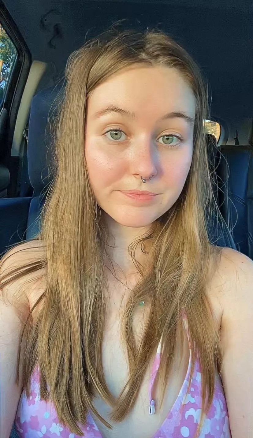 Do you like flat chested girls  posted by Hot_Argument_2020