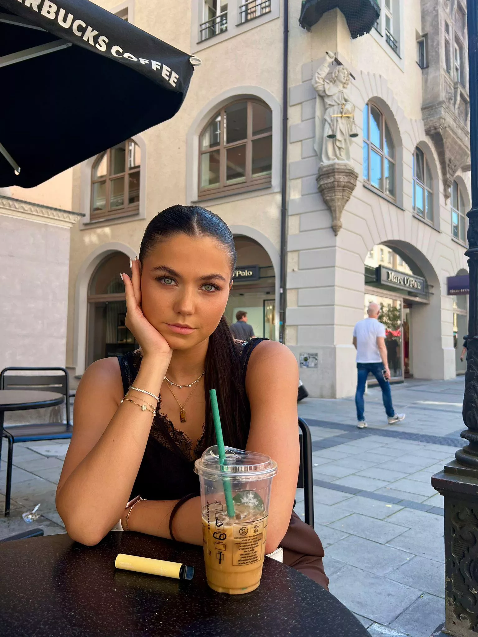 Do you like the color of my eyes posted by cameoedjessk07