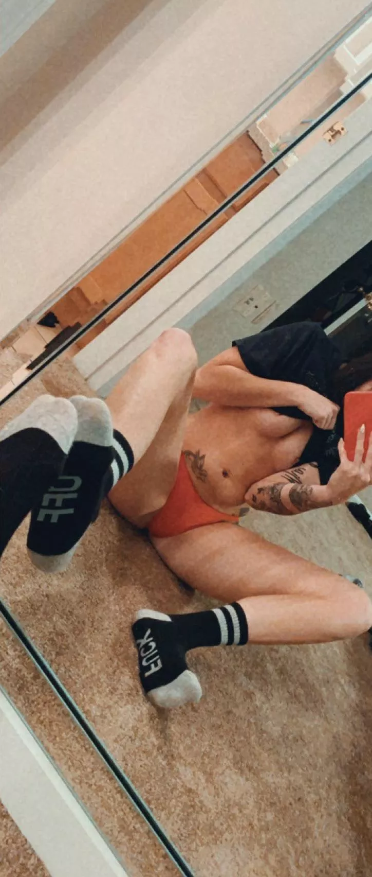 (F) Looking to cheat. posted by desperatewife16