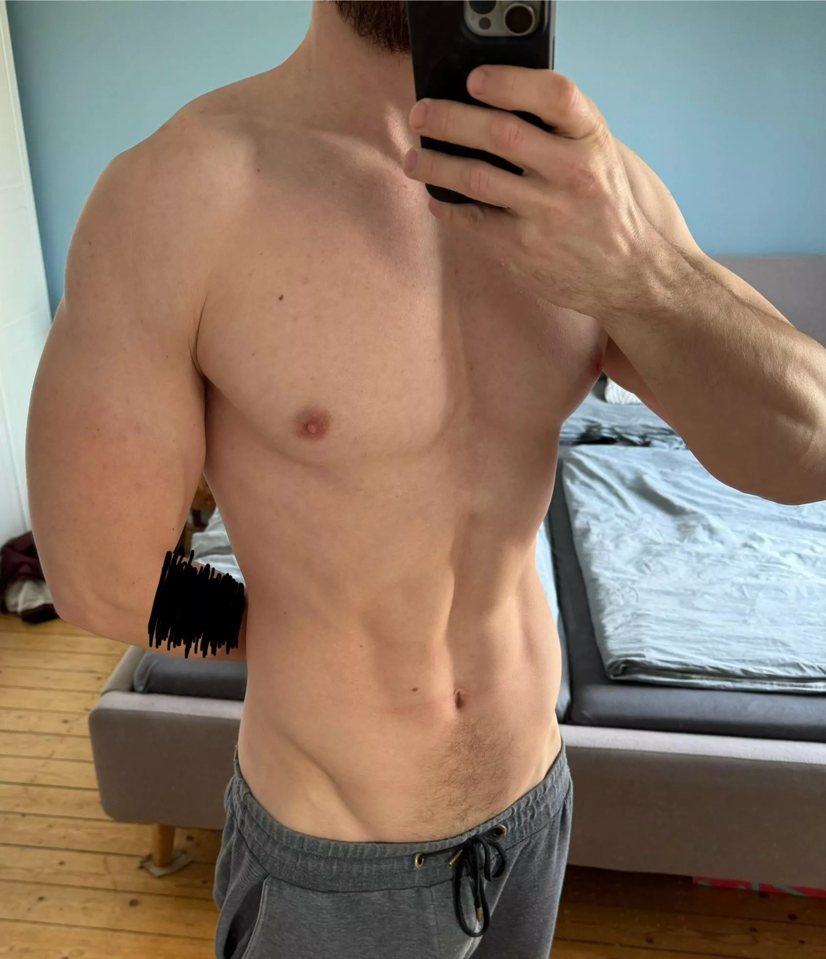 Guess what I have behind my back and you will get a big surprise ;) (30) posted by Throwawayfinalfinal