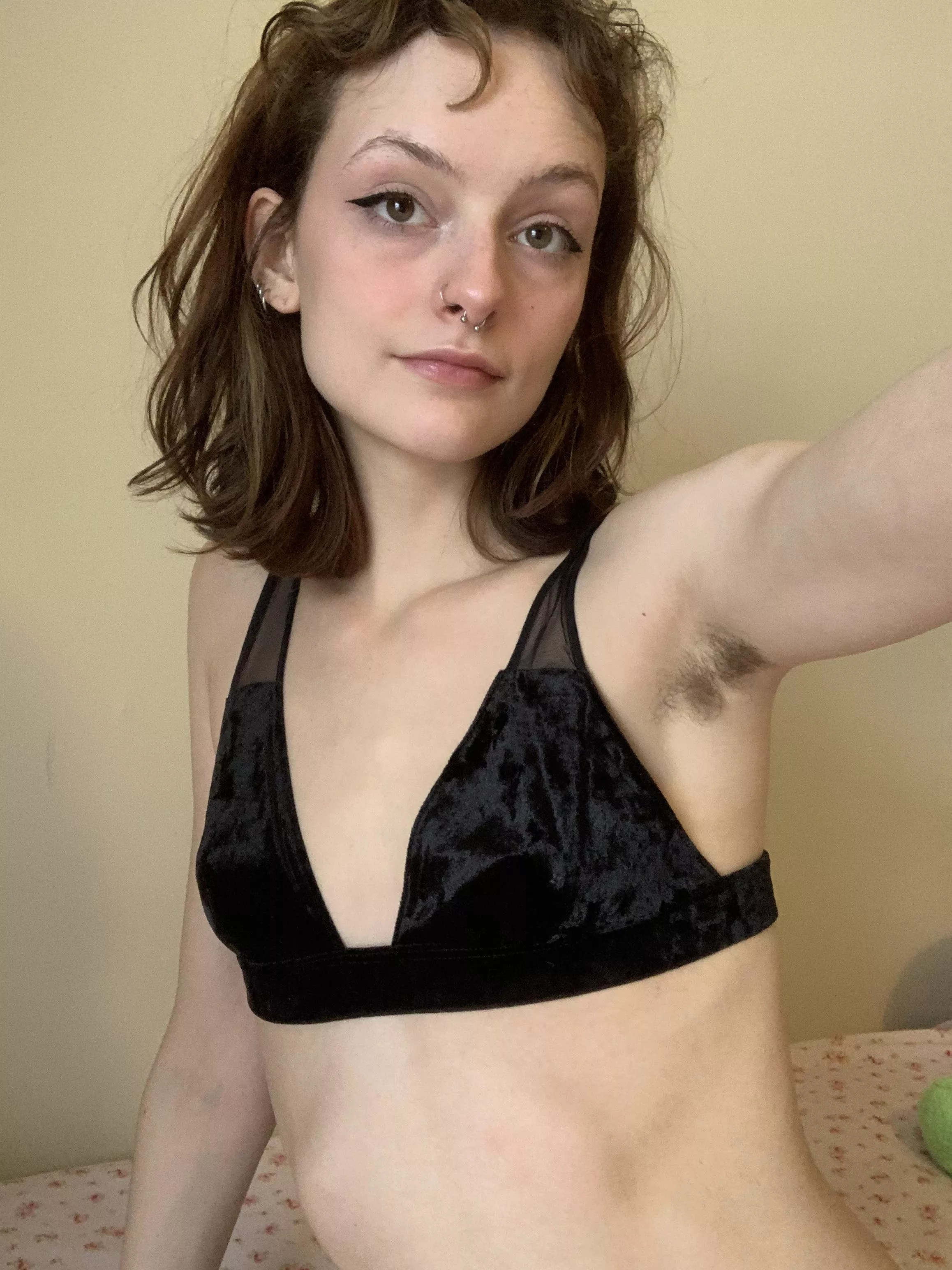 hairy girls are the hottest  posted by fr0ntb0tt0ms_wh0re