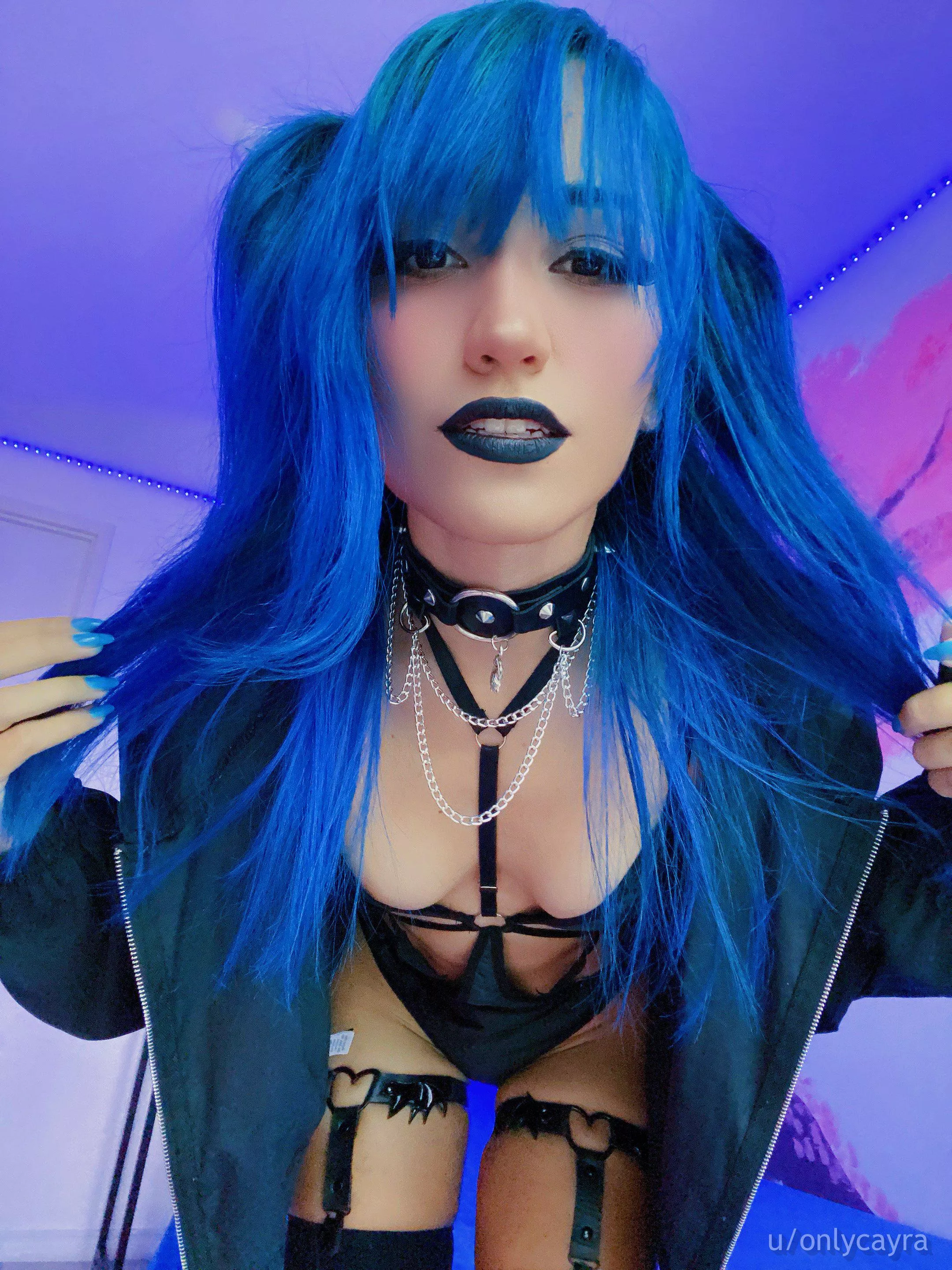 I glow in the dark, wanna see? posted by OnlyCayra