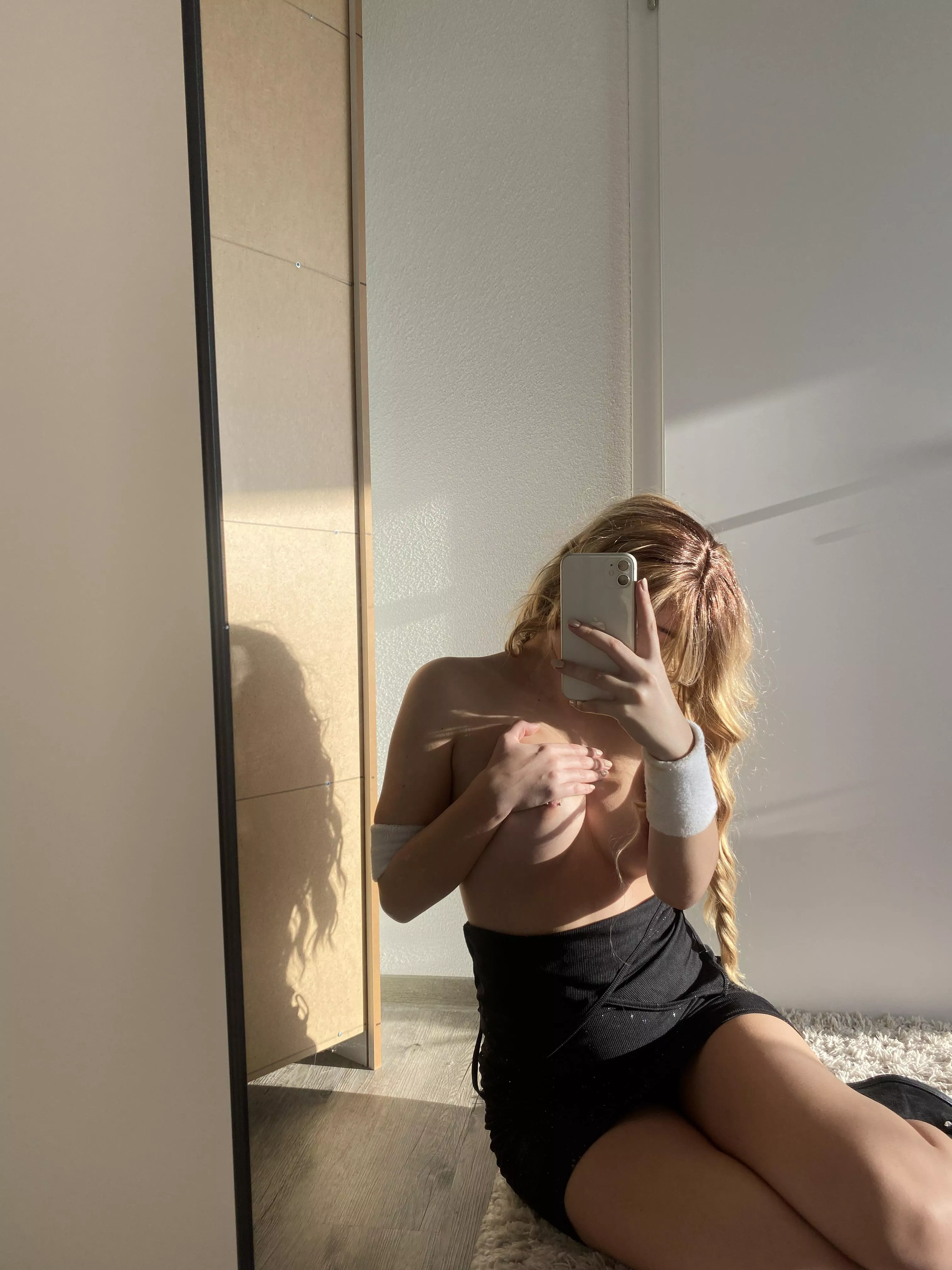 Im so happy now that im legal for older men posted by Klutzy-Island-4395