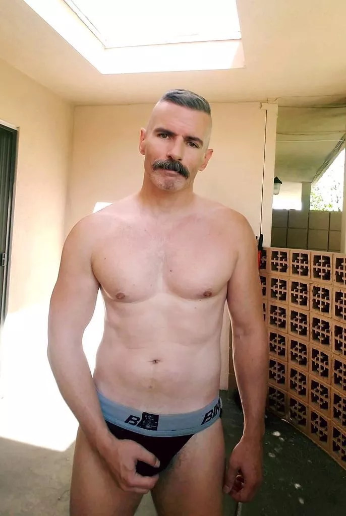 My daddy call me posted by Obvious_Butterfly456