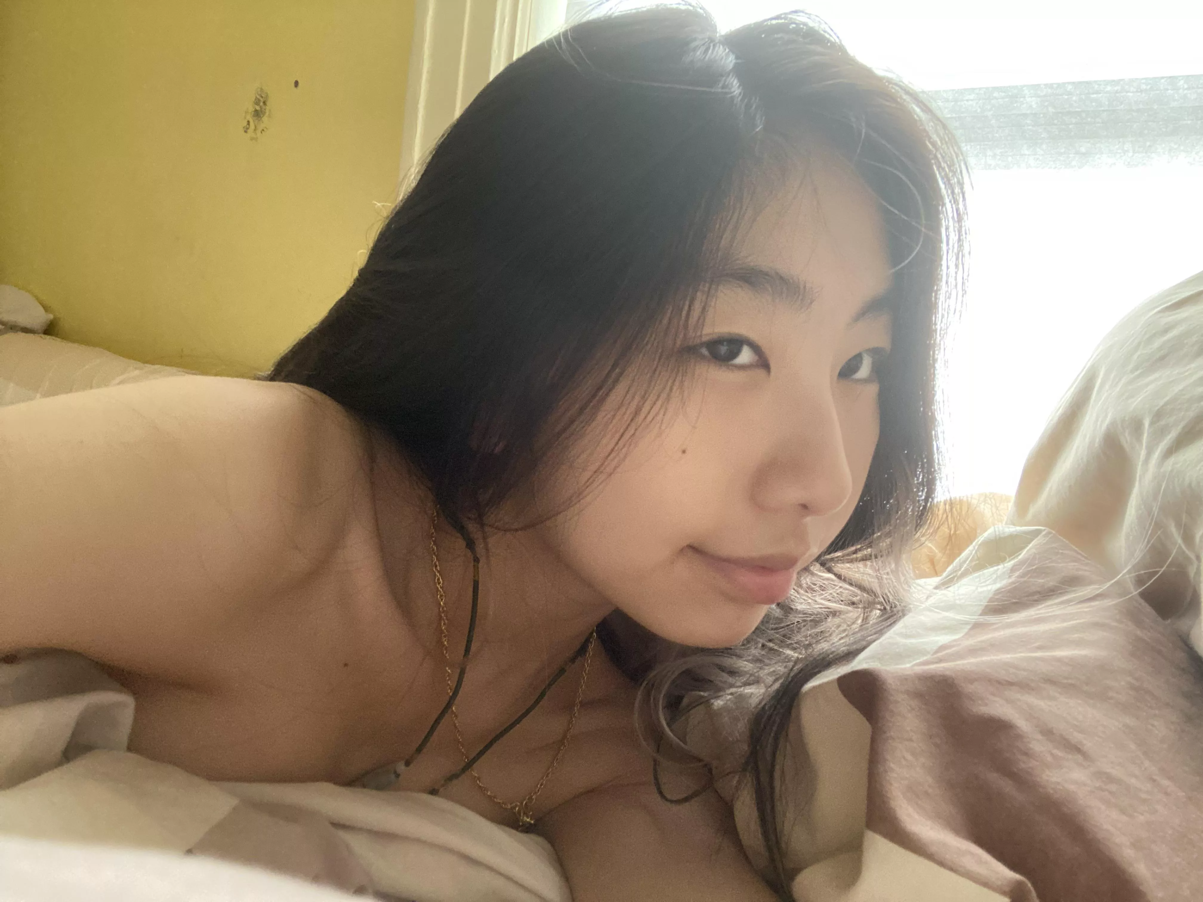 No makeup Morning Selfie posted by lycheecheebb