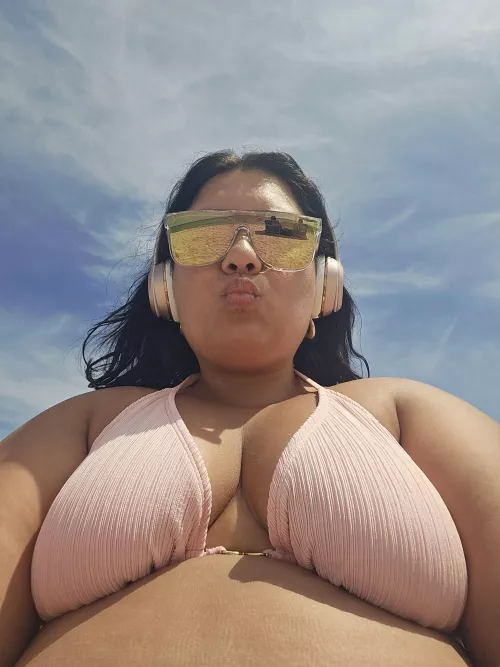 Pink @ the beach  by lilmermaid1