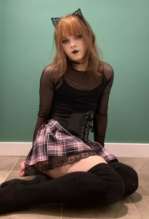 Rare picture of me with my real hair :3 by Dry-Apple2493