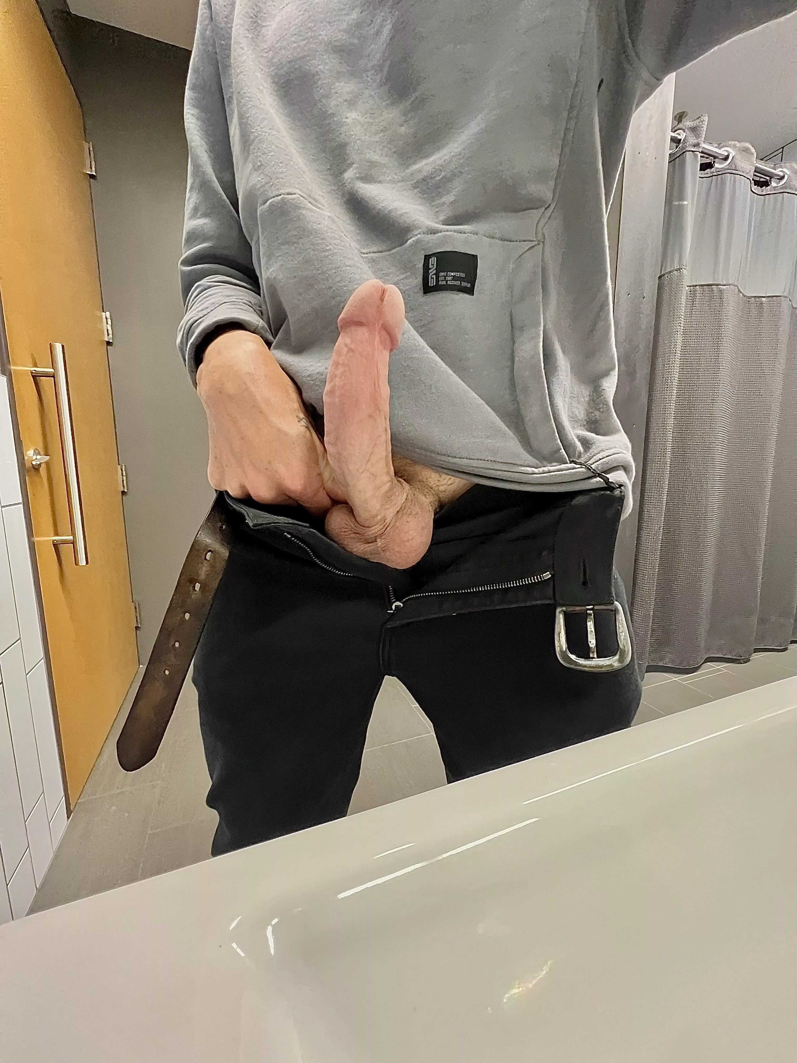 Reddit turning me on at work. posted by aliasnumber7