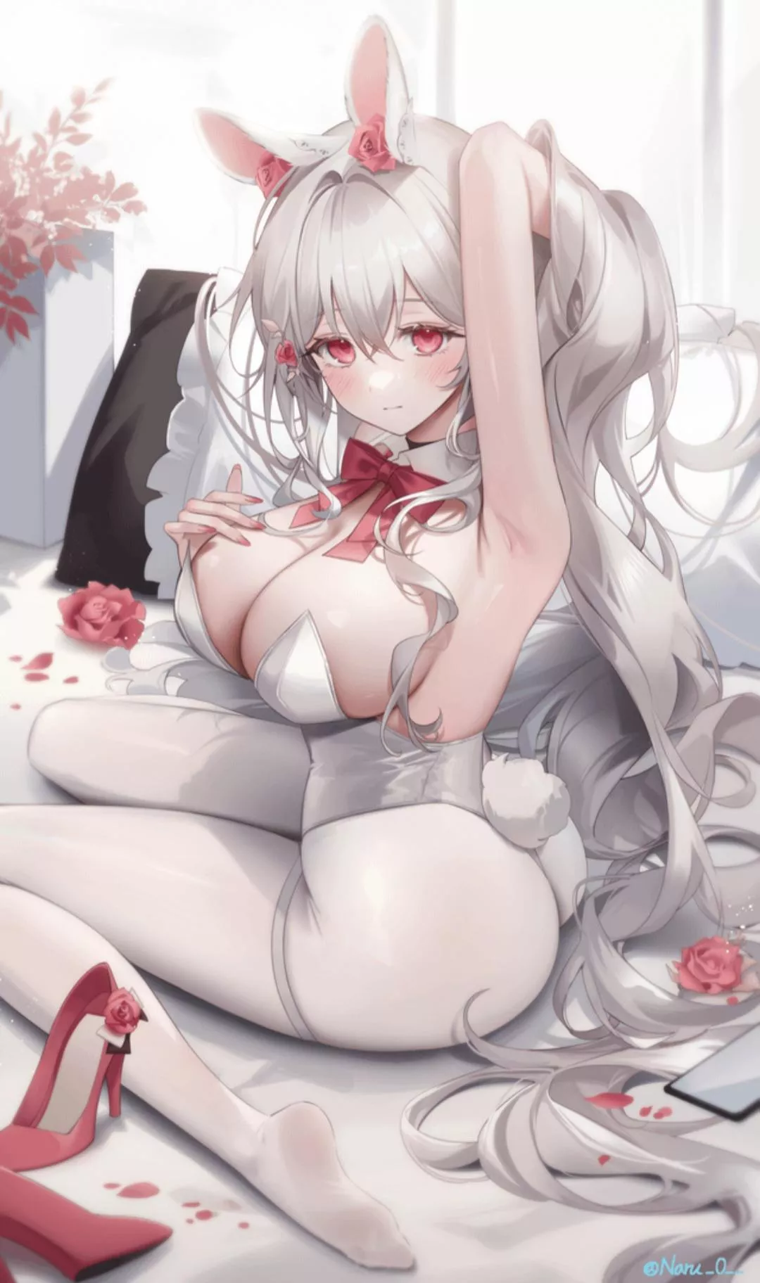 Rose loving bunnygirl posted by marxsander2016