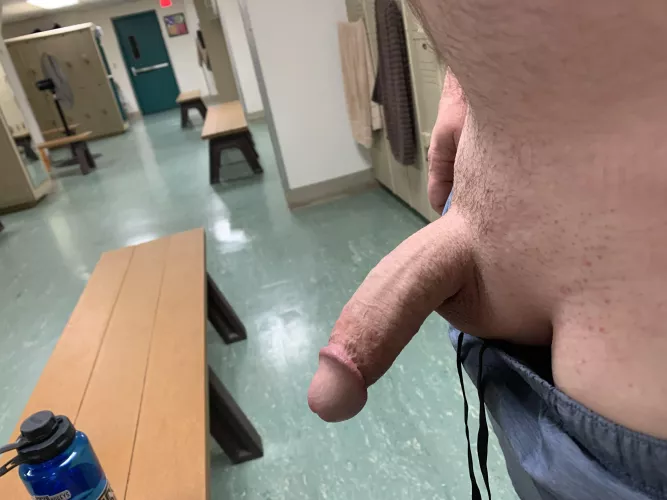 Sneaky gym pic 😬….(41) by Square_Apartment_159