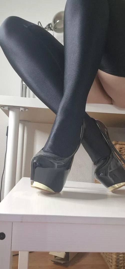 They look beautiful with my shoes 🩷 by maryxbell92