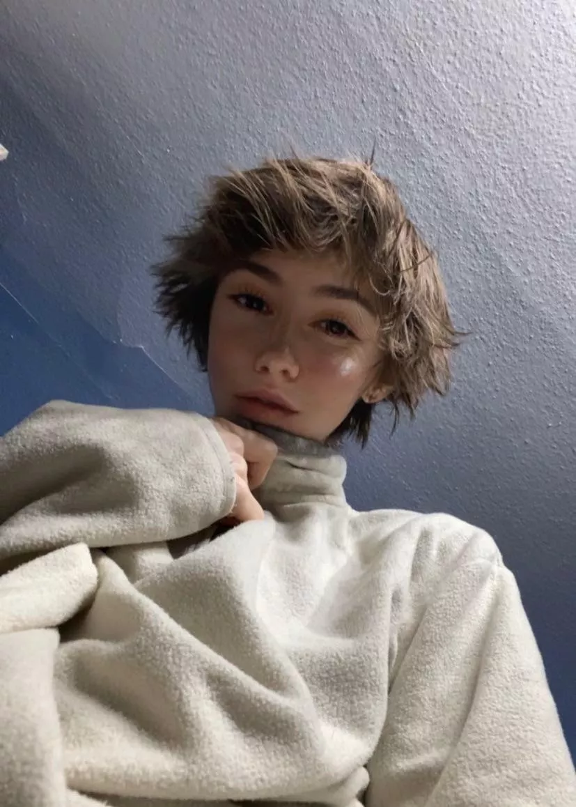 Thought my hair looked cute 🥰 hi hi  posted by Femboy4_uu_