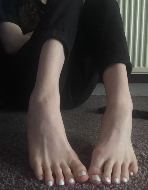 Toes sexy enough to worship 💋 by MissPirait
