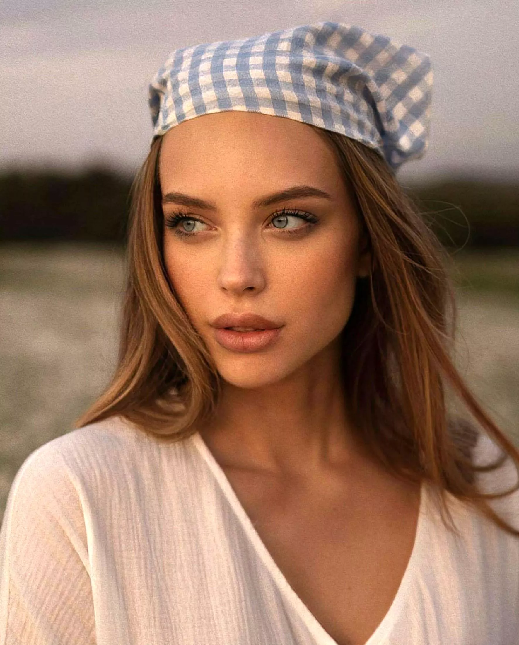 Violetta Onoprienko posted by qwer5r