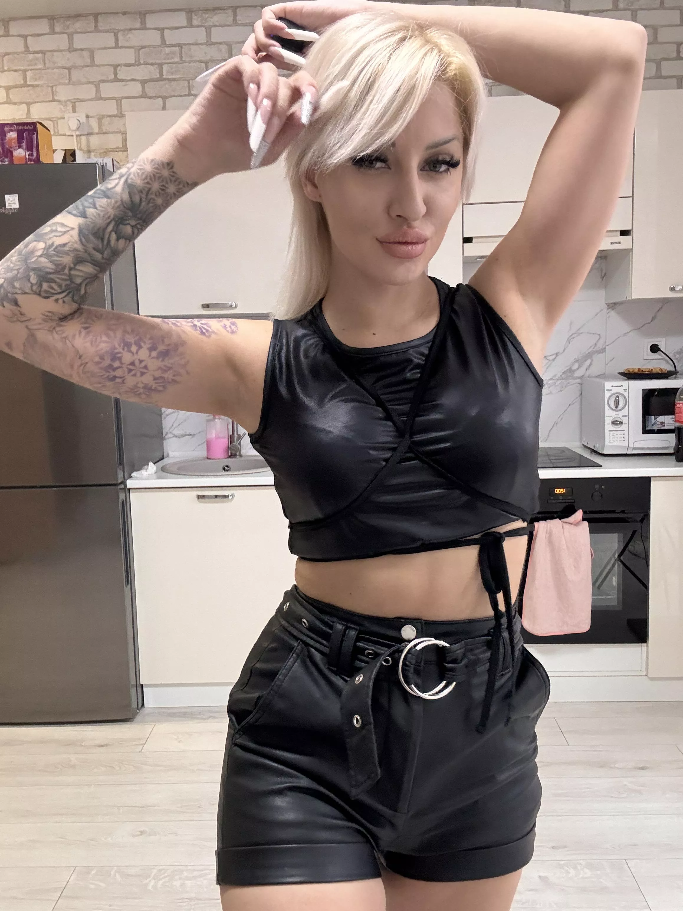 What if I go on a first date in leather? posted by favorable_reader