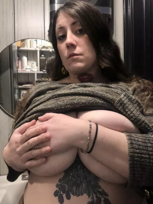 Work Bathroom 🤭 by KitanasKillers