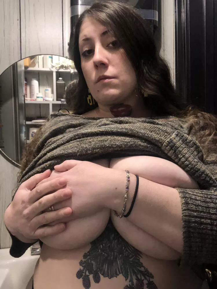 Work Bathroom 🤭 posted by KitanasKillers