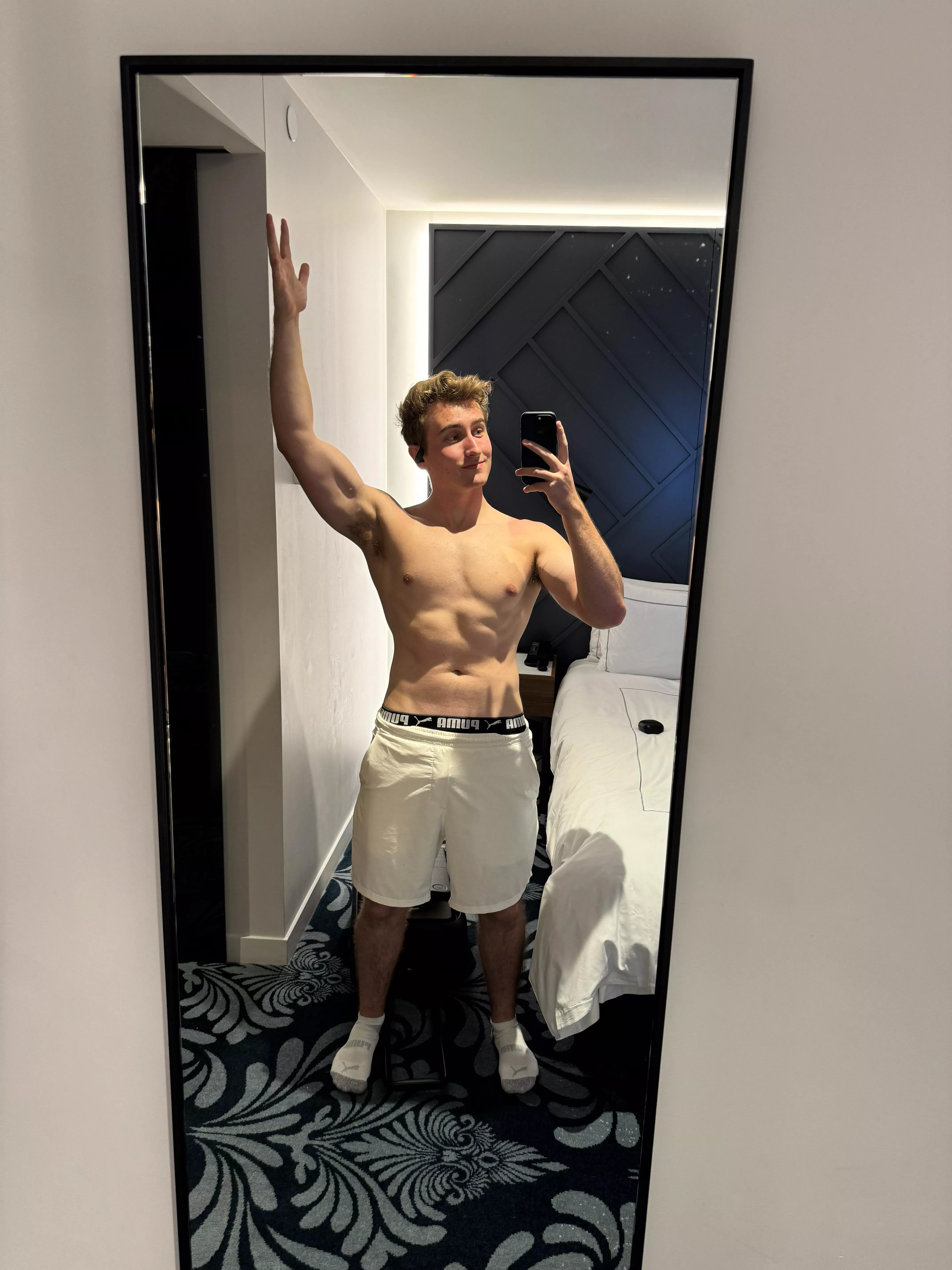 You ever wanted to do a motel gangbang? posted by keybuschmitiq