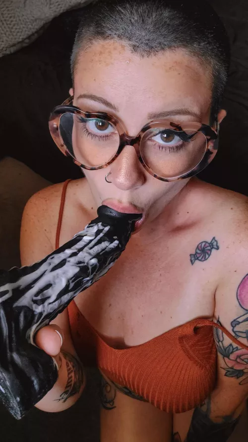 Can I look at you like this?  by Kirsten_pamyu