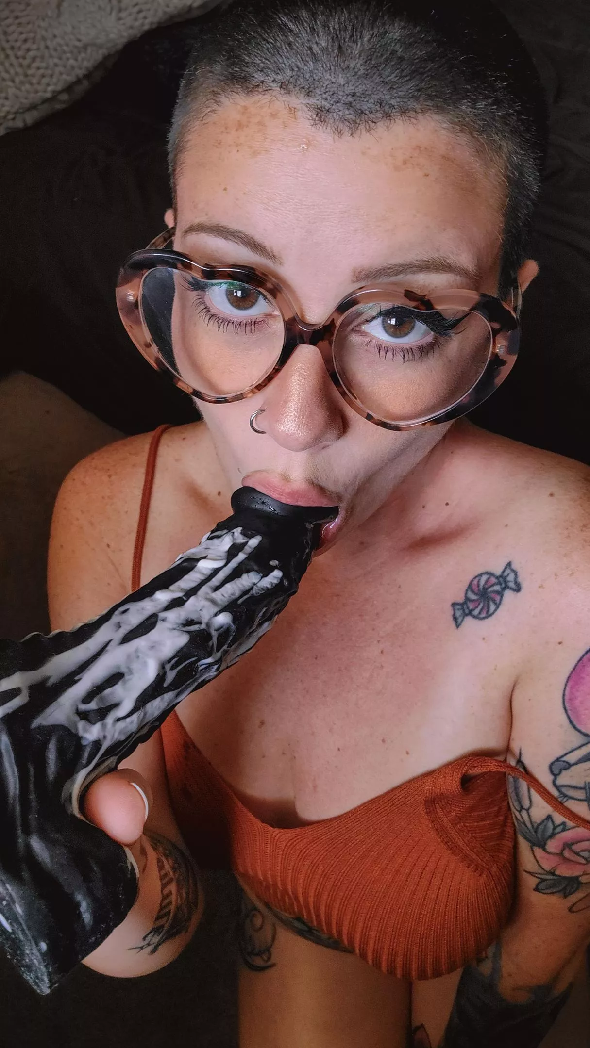 Can I look at you like this?  posted by Kirsten_pamyu