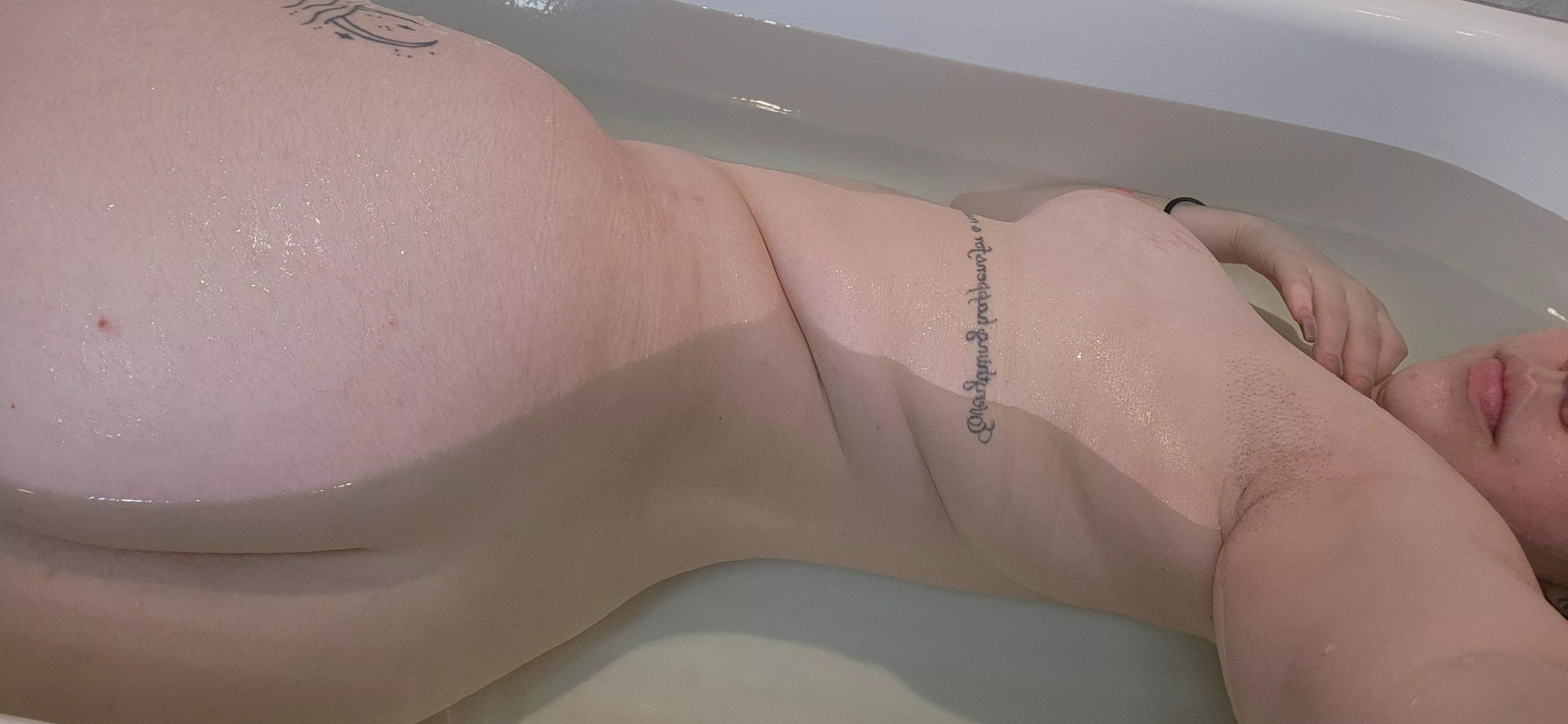 Come get wet with me 💦 posted by ghostxbby