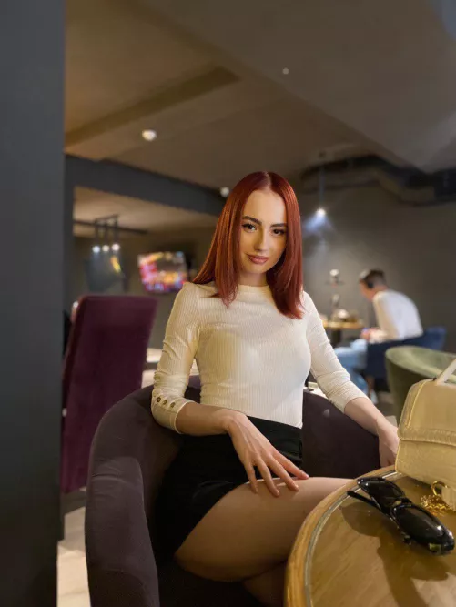 Cute girl ready to play by JuicyNectarine732