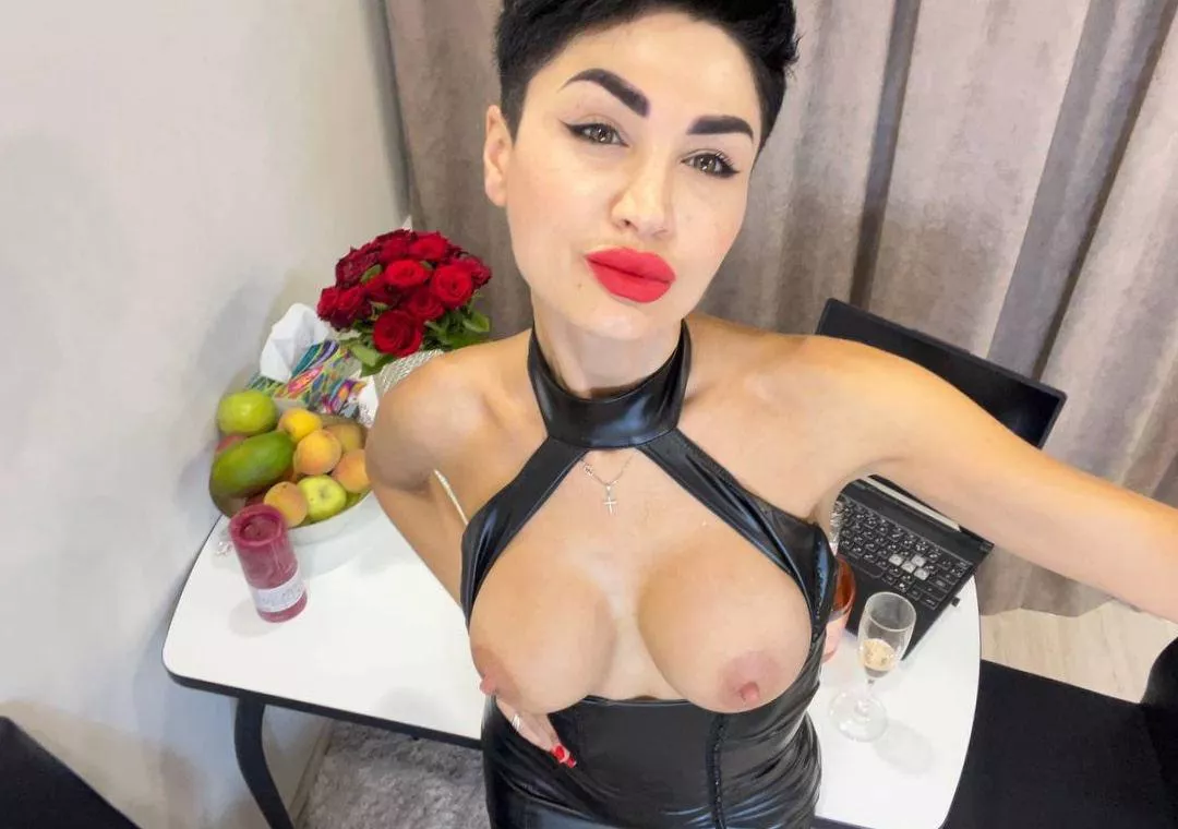 Cute sexy selfie for my daddy posted by Bad_Bad_Mommy