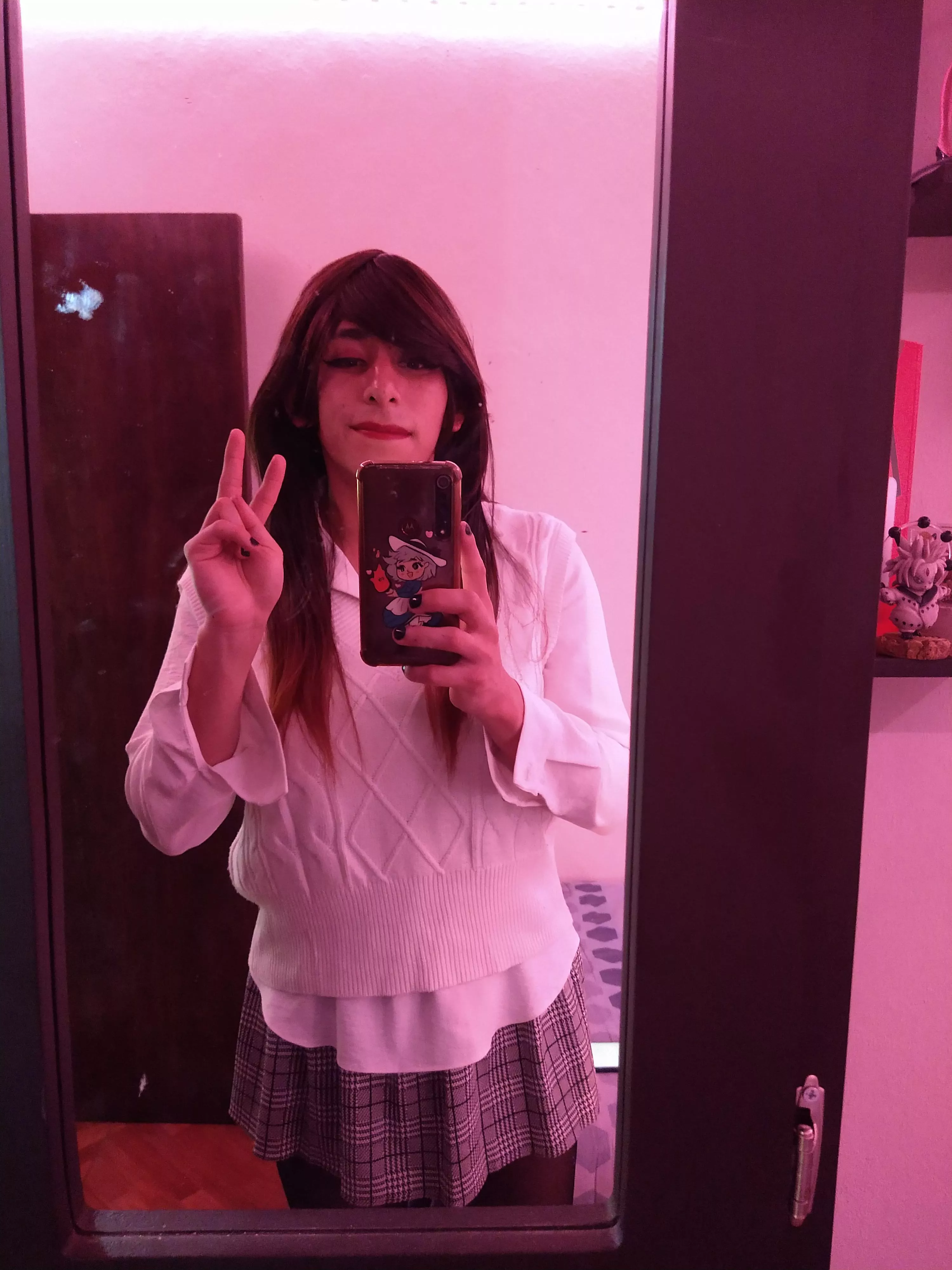 Hola, soy Dani 😊 posted by Hot-Boss-1901